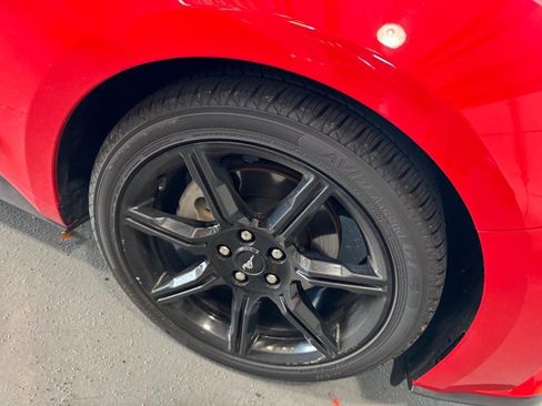 Used 2019 Ford Mustang Coupe w/ Black Accent Package RWD image 5