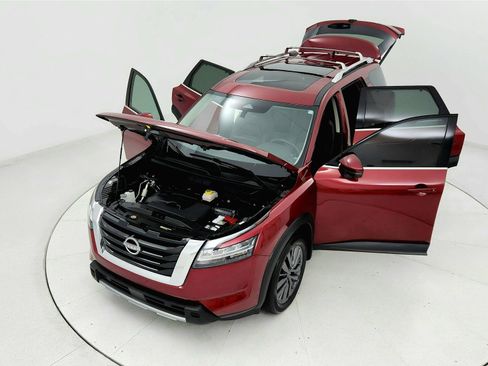 Used 2024 Nissan Pathfinder SL w/ SL Premium Package FWD image 21
