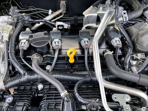 Used 2024 Nissan Altima 2.5 SV FWD image 33