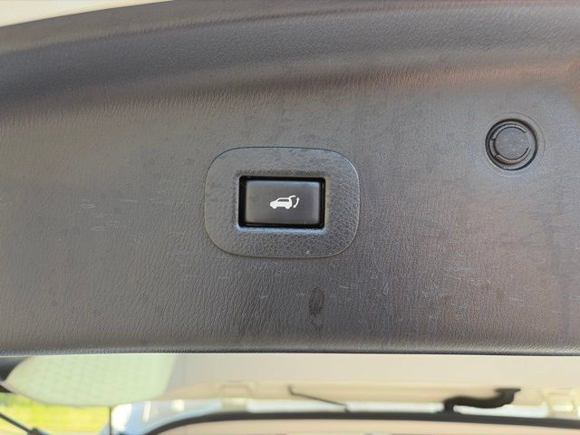 Used 2018 Nissan Armada Platinum w/ Interior Lighting Package RWD image 18
