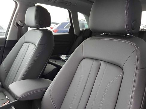 Used 2023 Audi Q5 2.0T Premium w/ Convenience Package image 16