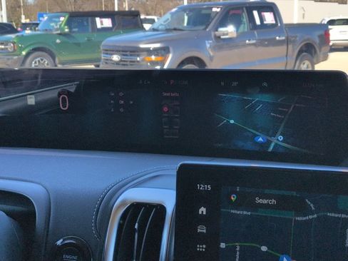 Certified 2025 Ford Expedition Platinum image 11