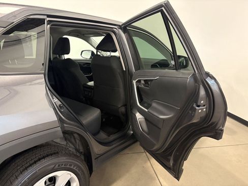 Used 2023 Toyota RAV4 LE AWD/4WD image 36