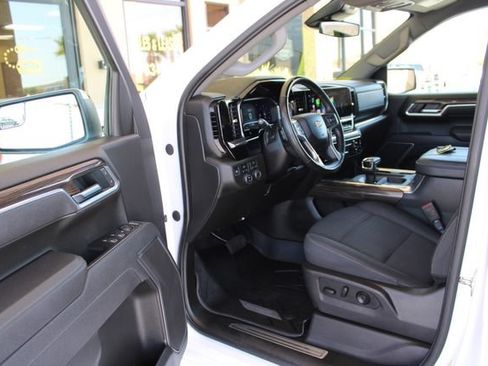 Used 2025 Chevrolet Silverado 1500 LT w/ LPO, Dark Essentials Package AWD/4WD image 12
