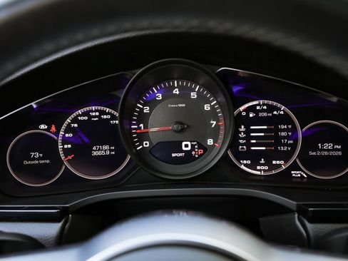 Used 2021 Porsche Cayenne Coupe image 13