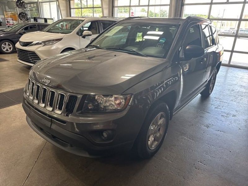 Used 2016 Jeep Compass Sport image 1