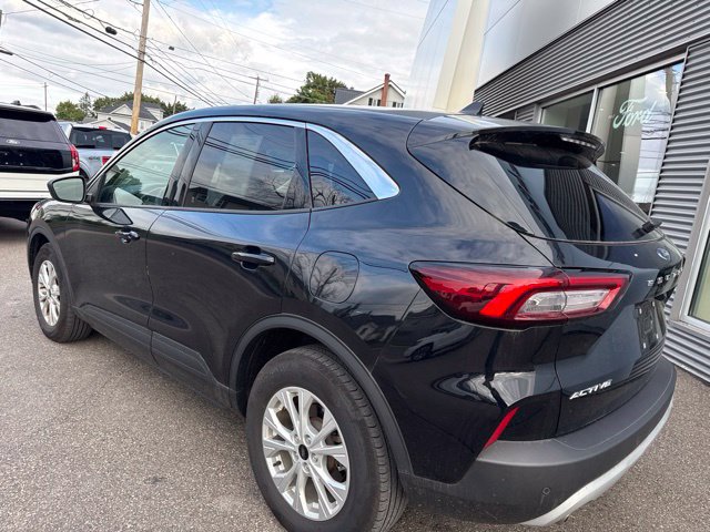 Used 2023 Ford Escape Active w/ Tech Pack #1 AWD/4WD image 8