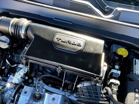 Used 2024 Jeep Compass Latitude image 34