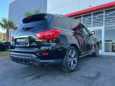 Used 2019 Nissan Pathfinder Platinum image 4