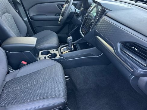 Used 2025 Subaru Forester Premium AWD/4WD image 16