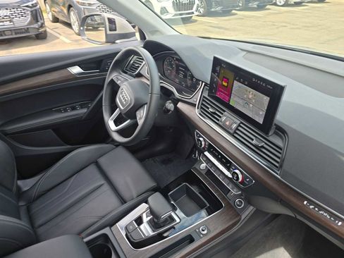 Certified 2025 Audi Q5 2.0T Premium Plus w/ Premium Plus Package image 11