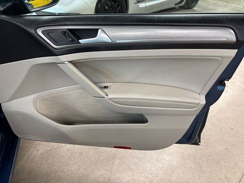 Used 2015 Volkswagen Golf S w/ Lighting Package image 50