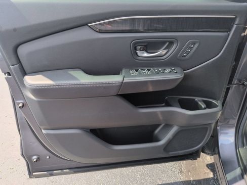 Used 2025 Honda Pilot Elite image 10