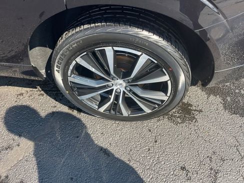 Used 2023 Volvo XC60 B5 Plus image 35