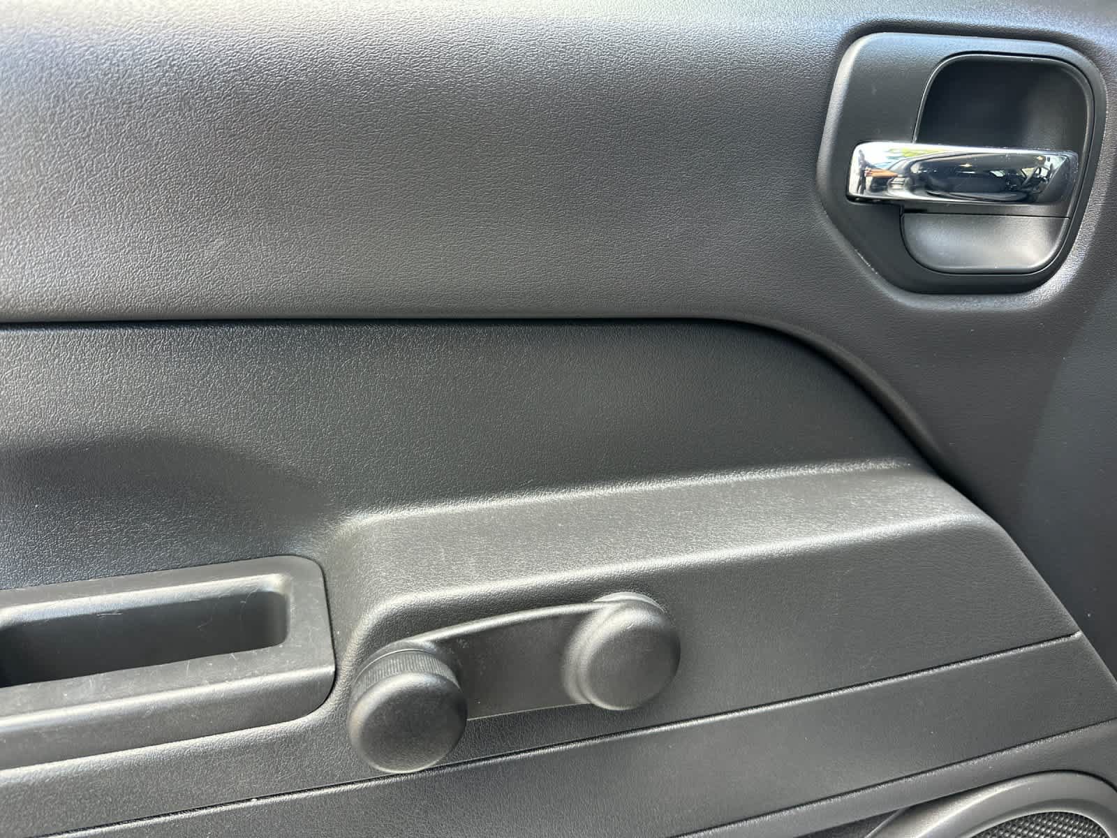 Used 2013 Jeep Patriot Sport FWD image 12