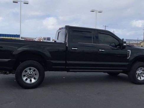 Used 2022 Ford F350 Platinum image 2