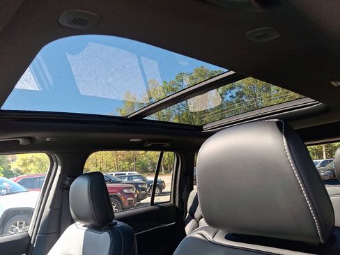 New 2025 Jeep Grand Cherokee Limited w/ Trailer Tow Package image 9