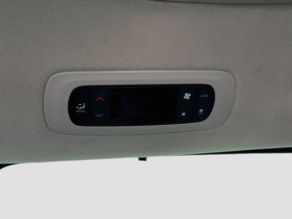 Used 2024 Chrysler Pacifica Touring-L FWD image 25