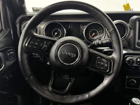 Used 2022 Jeep Wrangler Unlimited Sport AWD/4WD image 4