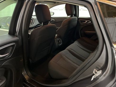 Used 2015 Chrysler 200 Limited w/ Convenience Group image 17