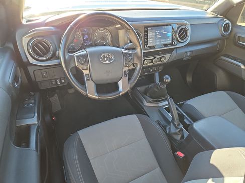 Used 2020 Toyota Tacoma TRD Sport image 14