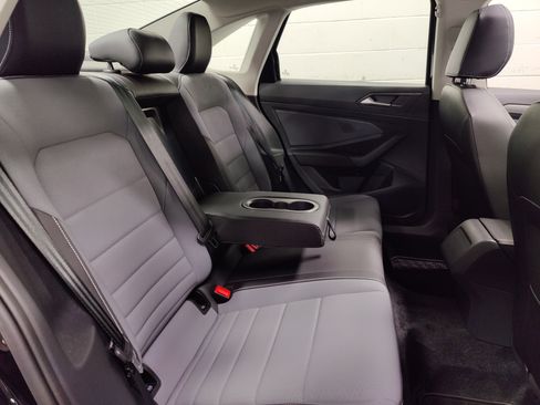 Used 2025 Volkswagen Jetta SE w/ Sunroof Package FWD image 13