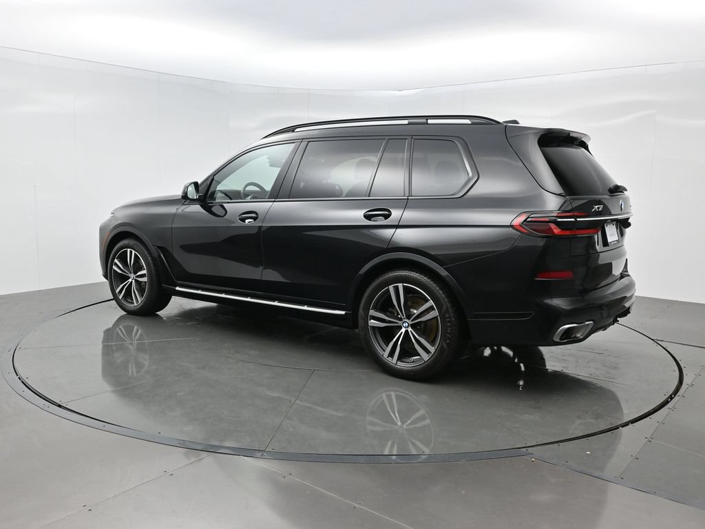 Used 2023 BMW X7 xDrive40i w/ M Sport Package AWD/4WD image 4