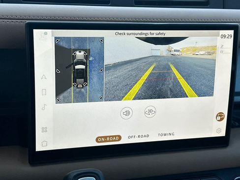 Used 2025 Land Rover Defender 110 V8 image 23