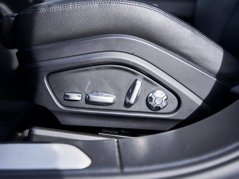 Used 2020 Porsche Panamera 4 image 36