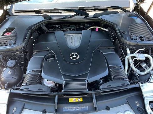 Used 2018 Mercedes-Benz E 400 4MATIC Sedan image 10