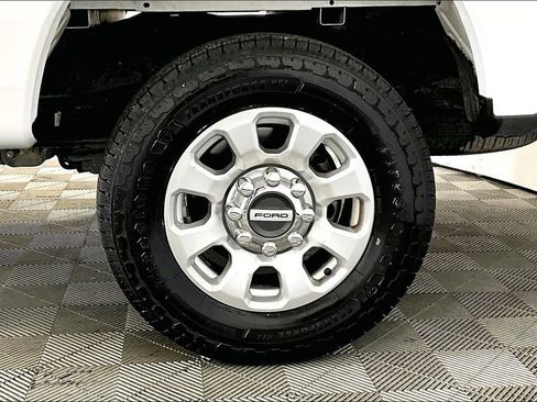 Used 2024 Ford F250 XLT image 8