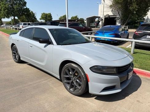 Used 2022 Dodge Charger SXT w/ Blacktop Package RWD image 2
