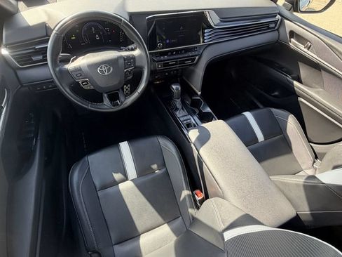 Used 2025 Toyota Camry SE w/ Convenience Package FWD image 13