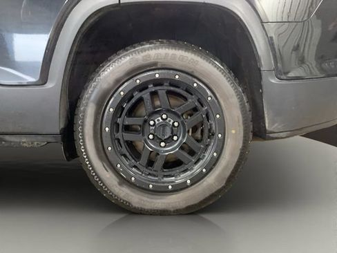 Used 2018 GMC Acadia SLT AWD/4WD image 32