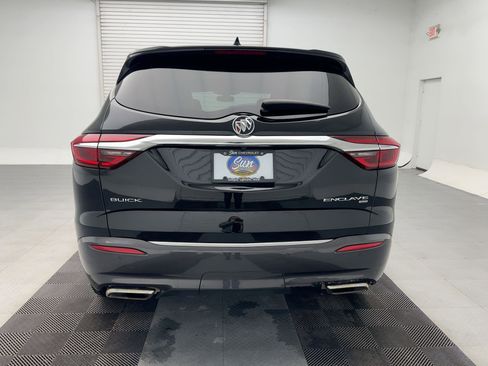 Used 2018 Buick Enclave Essence image 10