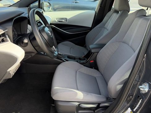 Certified 2025 Toyota Corolla SE w/ Convenience Package image 16