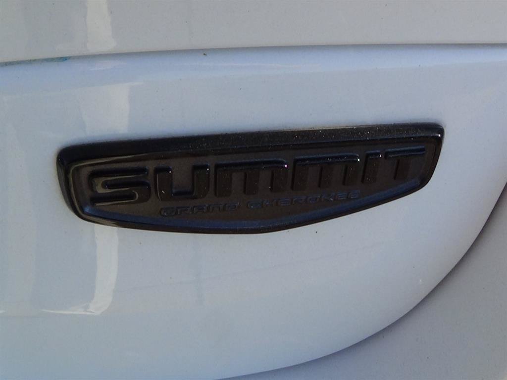 Used 2024 Jeep Grand Cherokee L Summit AWD/4WD image 10