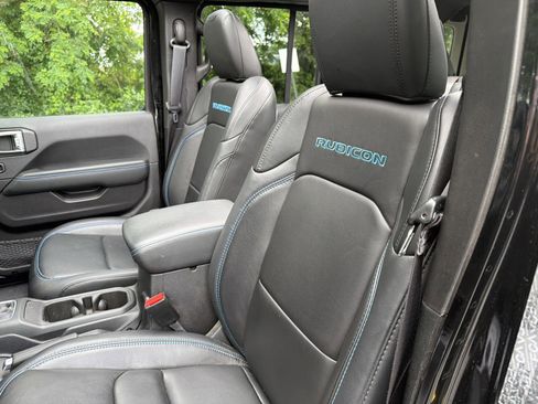 Used 2024 Jeep Wrangler Unlimited Rubicon 4xe AWD/4WD image 13