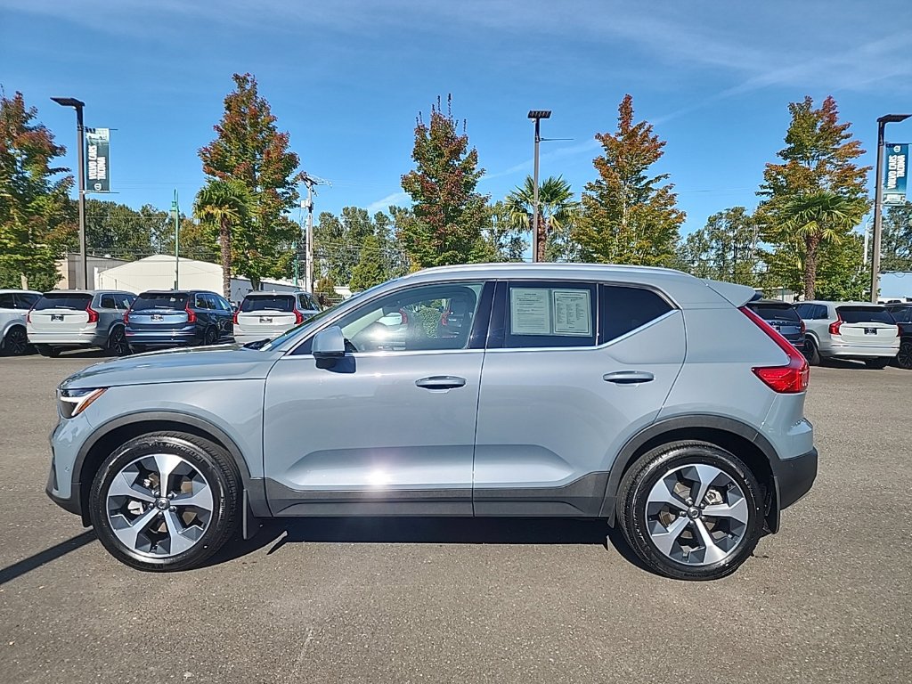Certified 2023 Volvo XC40 B5 Plus w/ Driver Assist Package AWD/4WD image 2