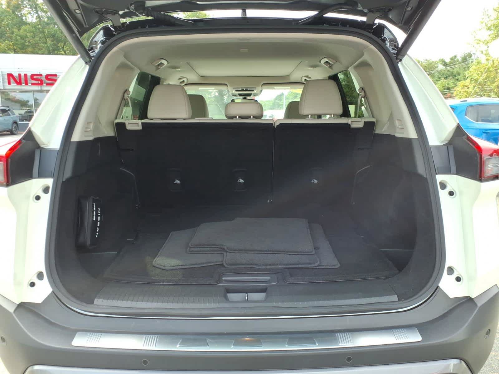 Used 2023 Nissan Rogue SL AWD/4WD image 15