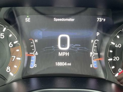 Used 2025 Jeep Compass Trailhawk AWD/4WD image 36