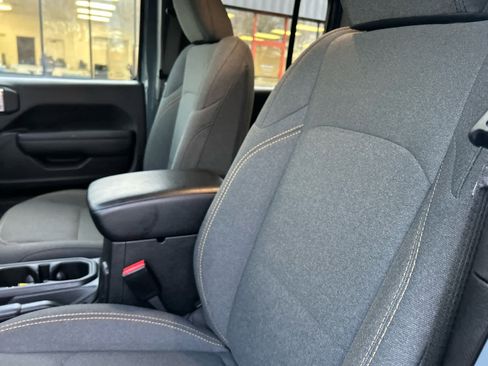 Used 2024 Jeep Wrangler Willys image 33