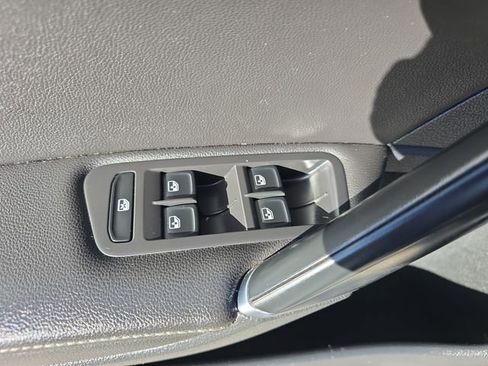 Used 2020 Volkswagen Golf 4-Door image 18