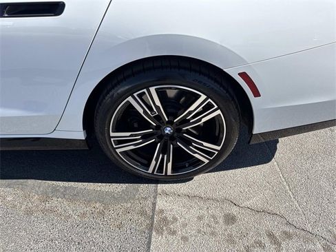 Used 2023 BMW 760i xDrive image 29