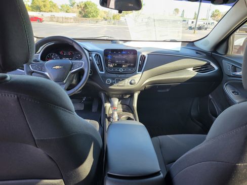 Used 2022 Chevrolet Malibu RS image 11