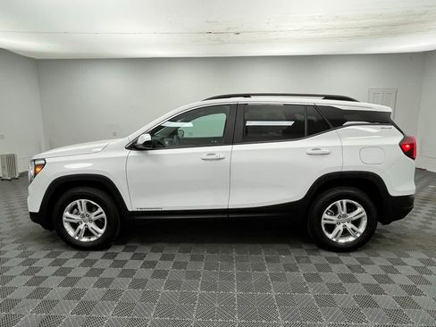 Used 2022 GMC Terrain SLE w/ Driver Convenience Package AWD/4WD image 12