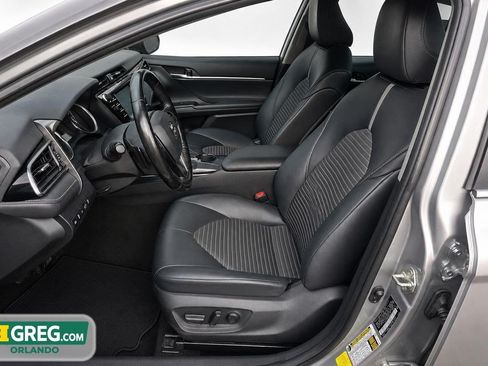 Used 2020 Toyota Camry SE FWD image 7
