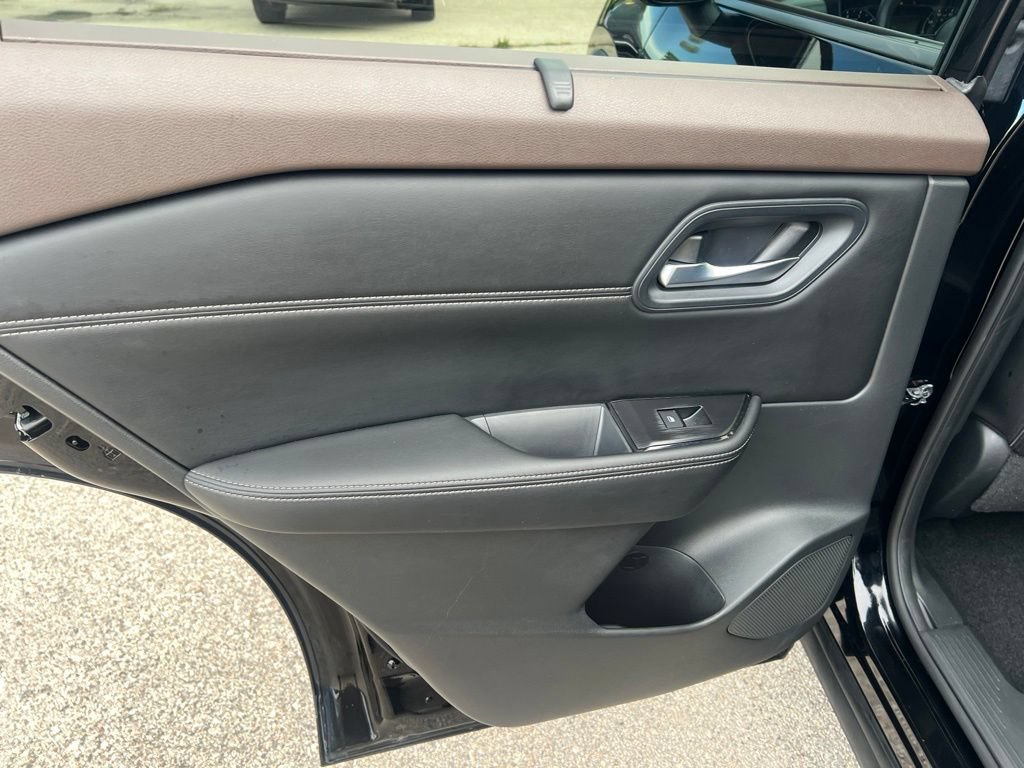 Certified 2023 Nissan Rogue SV w/ SV Premium B Package AWD/4WD image 11
