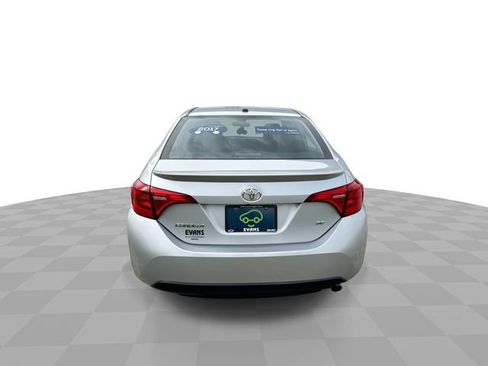 Used 2017 Toyota Corolla SE w/ SE Premium Package FWD image 8