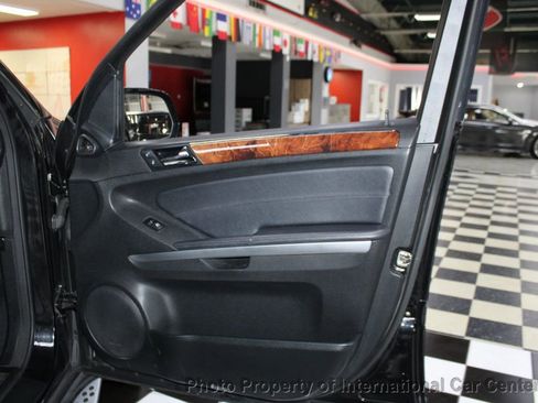 Used 2009 Mercedes-Benz ML 550 4MATIC image 38